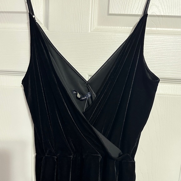 Abercrombie Velvet V-Neck Mini Dress - Picture 2 of 4